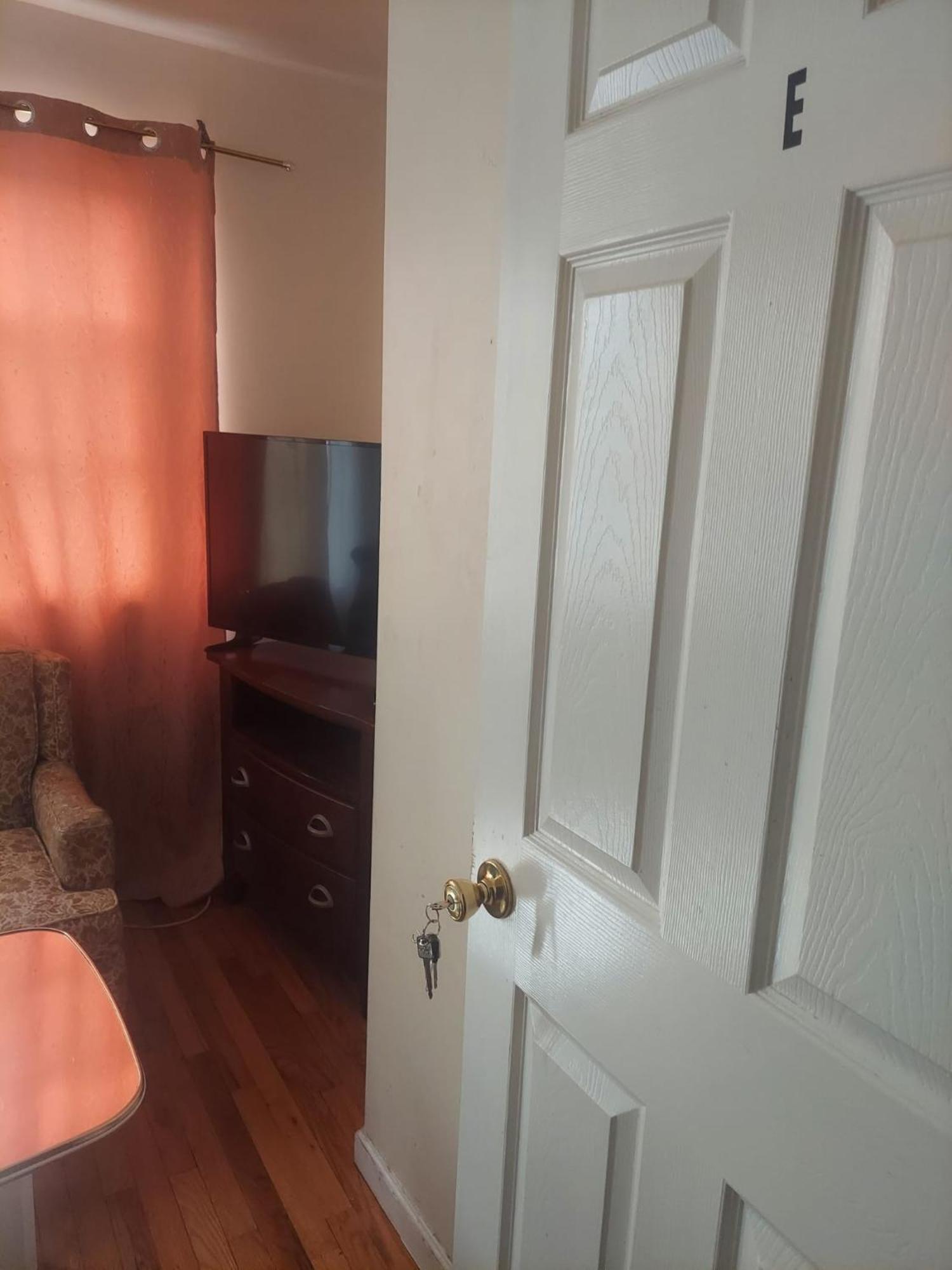 Crystal Room 1 Guest House Near 12Mins To Ewr Airport / Prudential / Njit / Penn Station Newark Exterior foto